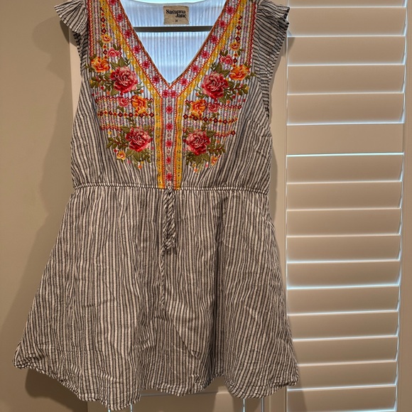 Savanna Jane Dresses & Skirts - Savanna Jane Blue and White Flutter Sleeve Sundress